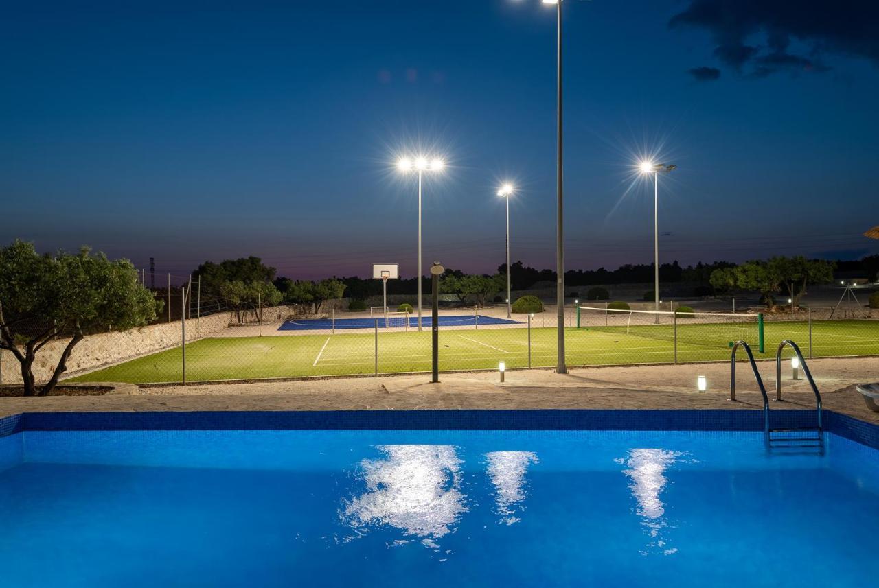 Hacienda Nikolic Villa Milna  Exteriör bild