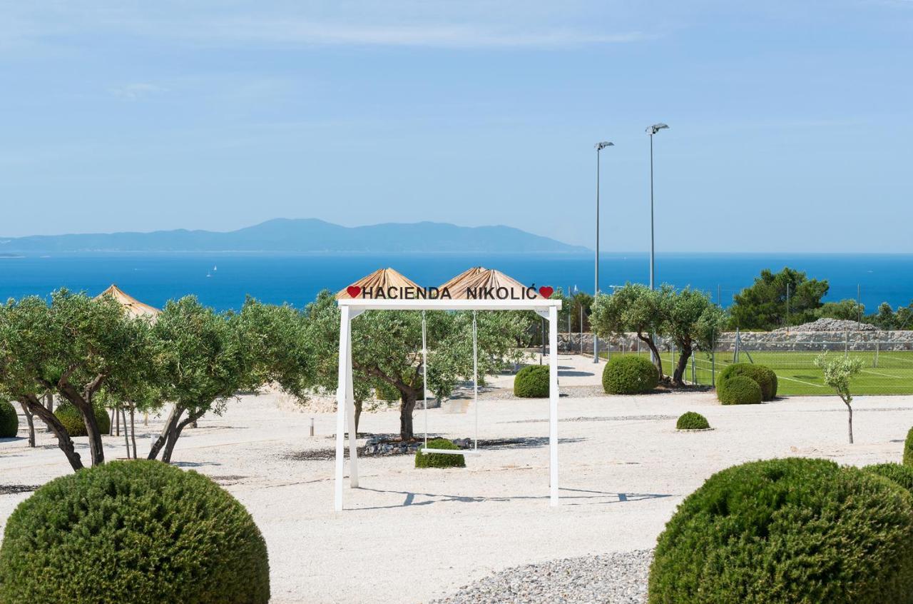 Hacienda Nikolic Villa Milna  Exteriör bild
