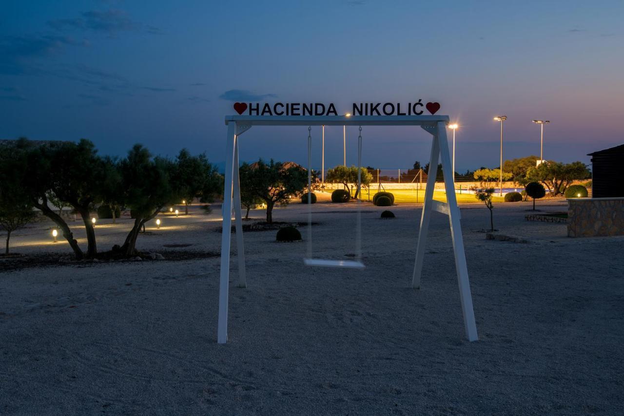 Hacienda Nikolic Villa Milna  Exteriör bild