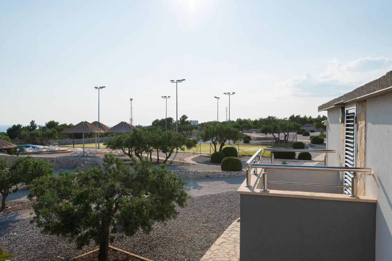 Hacienda Nikolic Villa Milna  Exteriör bild