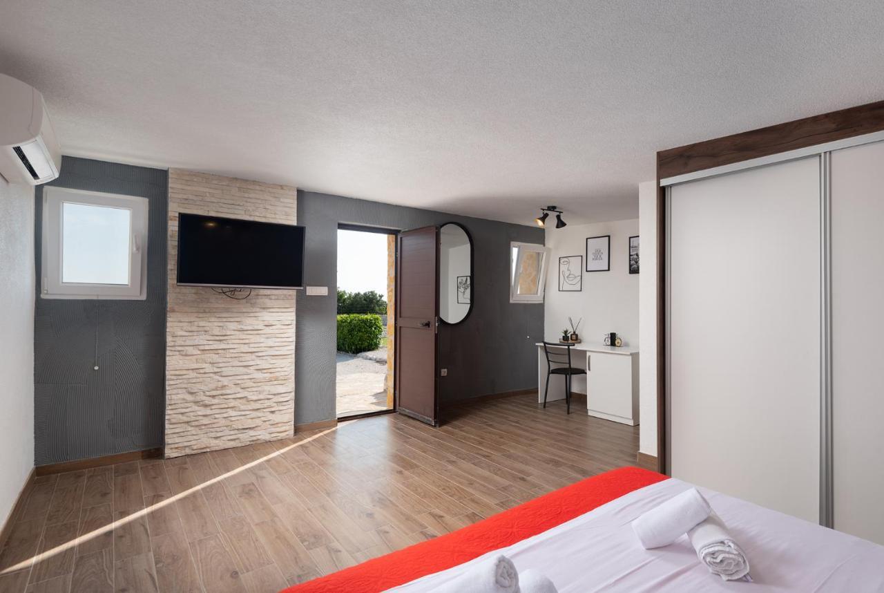 Hacienda Nikolic Villa Milna  Exteriör bild